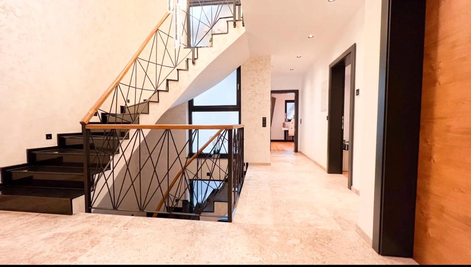 Einfamilienhaus Langenau - 8 Zimmer, 238 m&sup2;, 800.000&euro; | Angebot:26567946