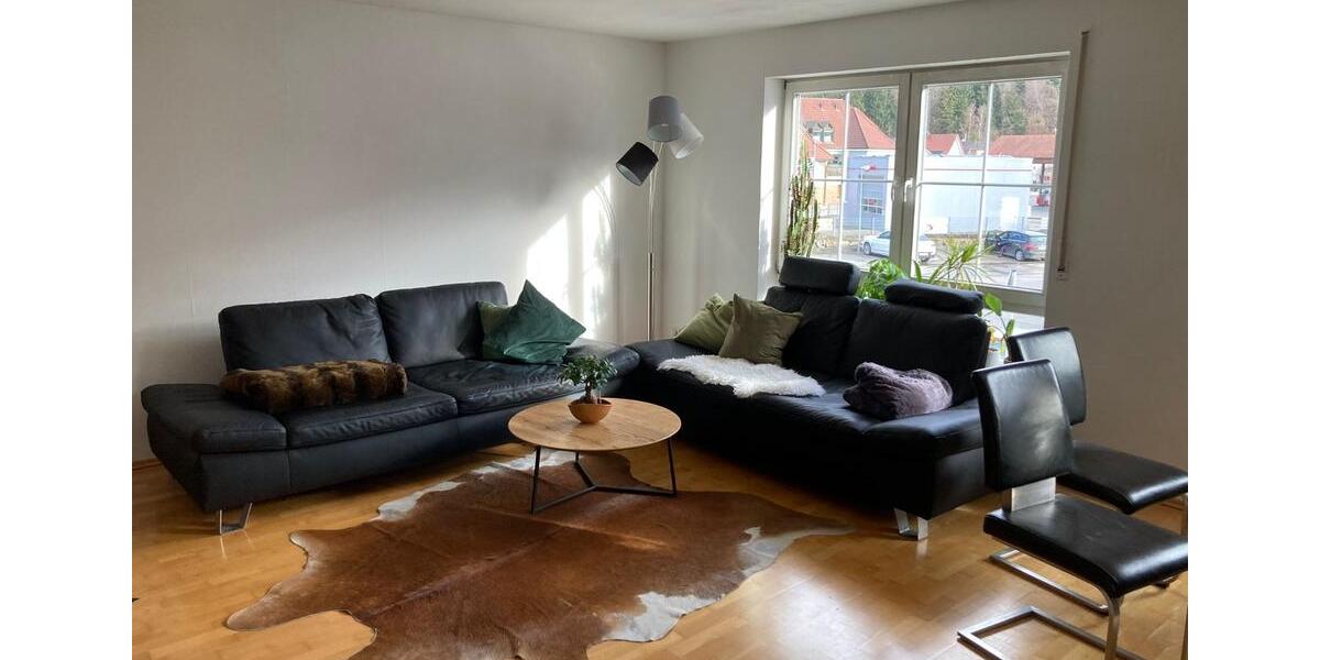 Etagenwohnung Illertissen - 3 Zimmer, 81 m&sup2;, 900&euro; | Angebot:25048049