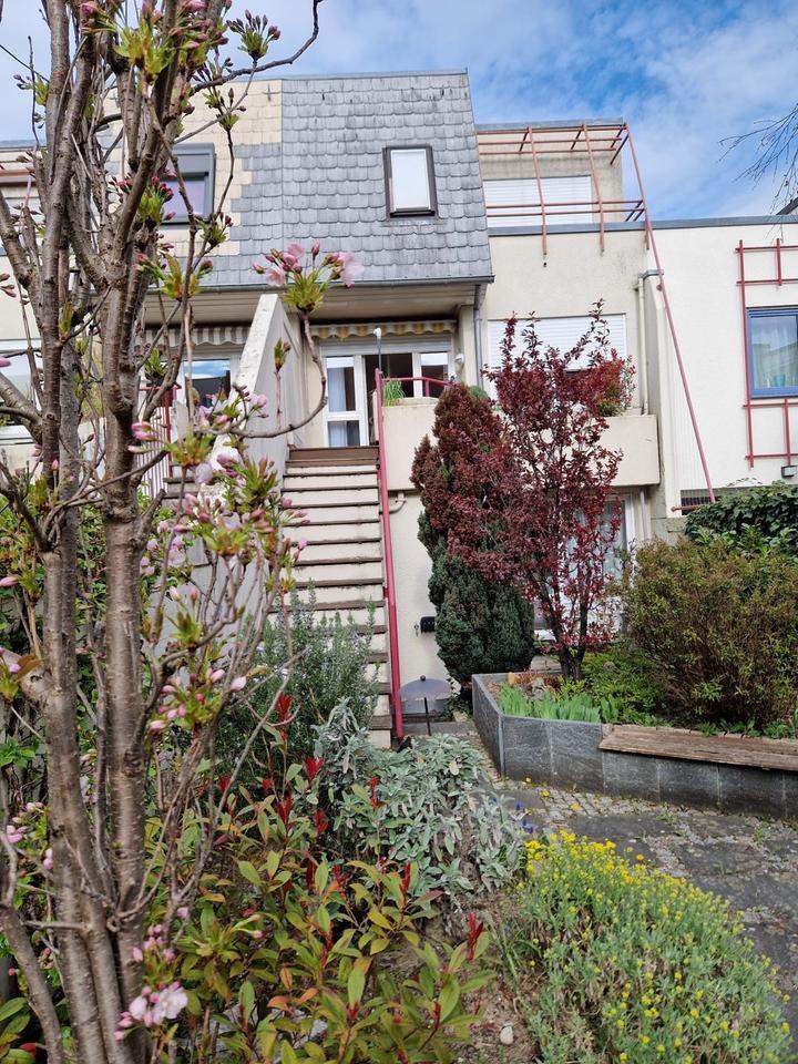 4 12 Zimmer Maisonette-Wohnung mit Tiefgaragenstellplatz in Ulm