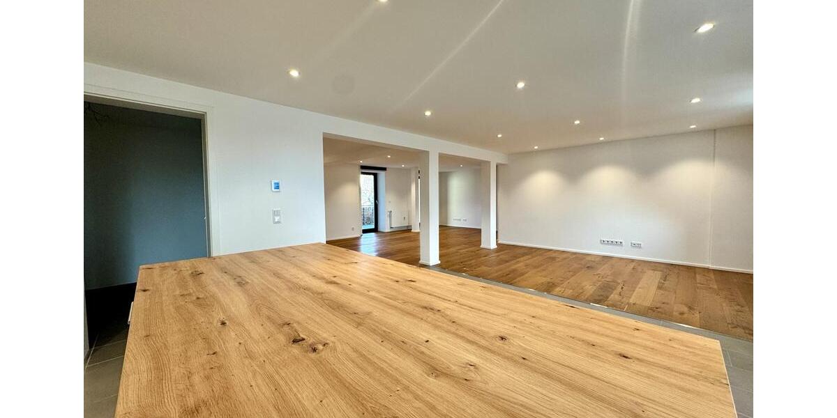 Etagenwohnung Ulm - 4.5 Zimmer, 169 m&sup2;, 2.320&euro; | Angebot:24859388