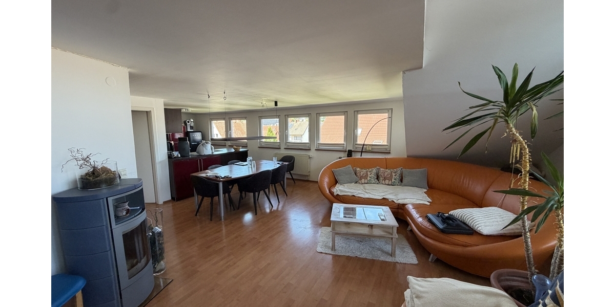 Wohnen mit Blick auf das Brenzer Schloss - Großzügige 4-Zimmer Wohnung mit Dachterrasse in Sontheim - Dachgeschoßwohnung Sontheim an der Brenz | Angebot:27097054