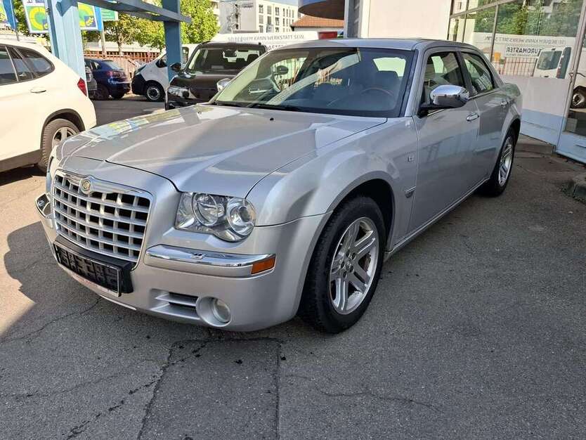 Chrysler 300C 157.000 km 5.890 € Neu-Ulm 89231