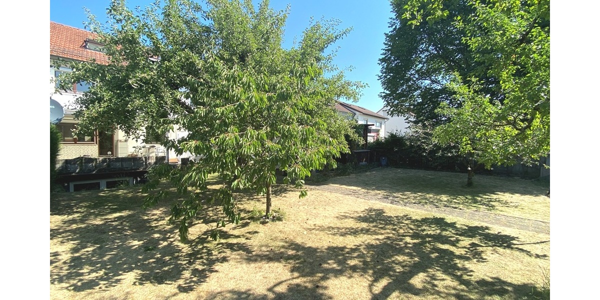 Neu-Ulm: Modernisiertes Mehrfamilienhaus (DHH) mit idyllischem Garten in Donau-Nähe - Mehrfamilienhaus, Wohnhaus Neu-Ulm / Offenhausen Offenhausen | Angebot:27082953