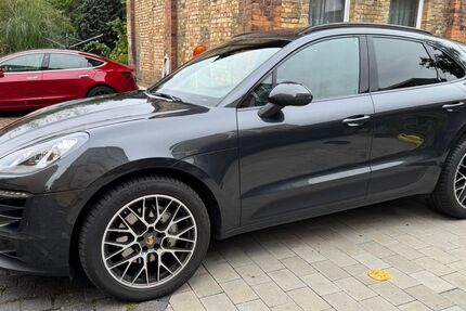 Porsche Macan 262.000 km 26.800 € Ulm 89075