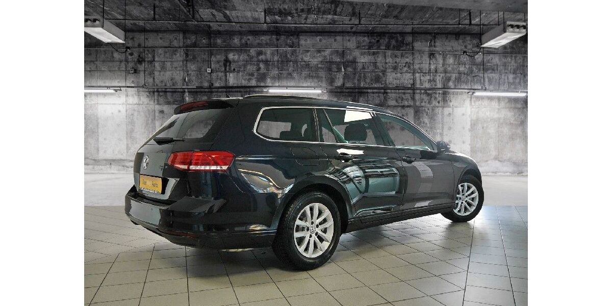 VW Passat Variant 97.000 km 15.900 &euro; Westerheim 72589