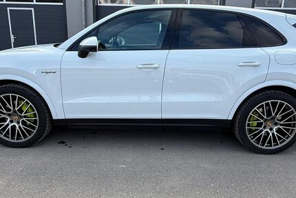 Porsche Cayenne 68.000 km 71.900 € Ulm 89075