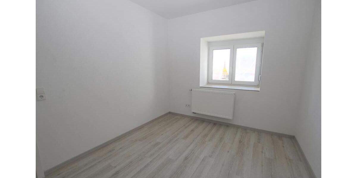 frisch renovierte 4-Zimmer-Wohnung mit Balkon zimmer