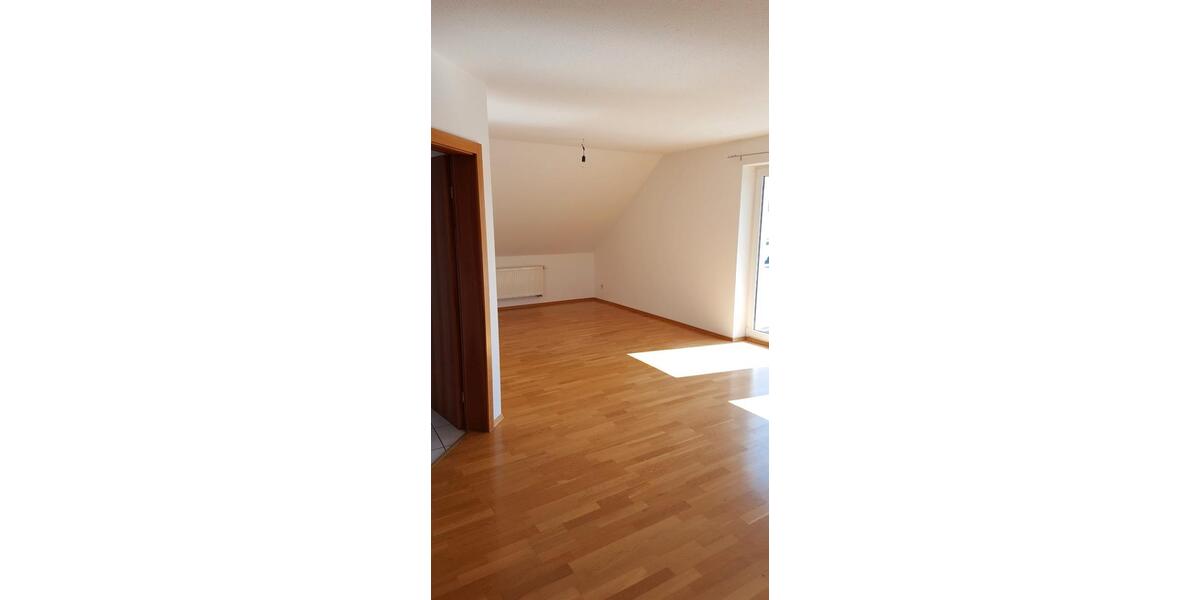 Dachgeschoßwohnung Günzburg - 3 Zimmer, 89 m&sup2;, 960&euro; | Angebot:26411253