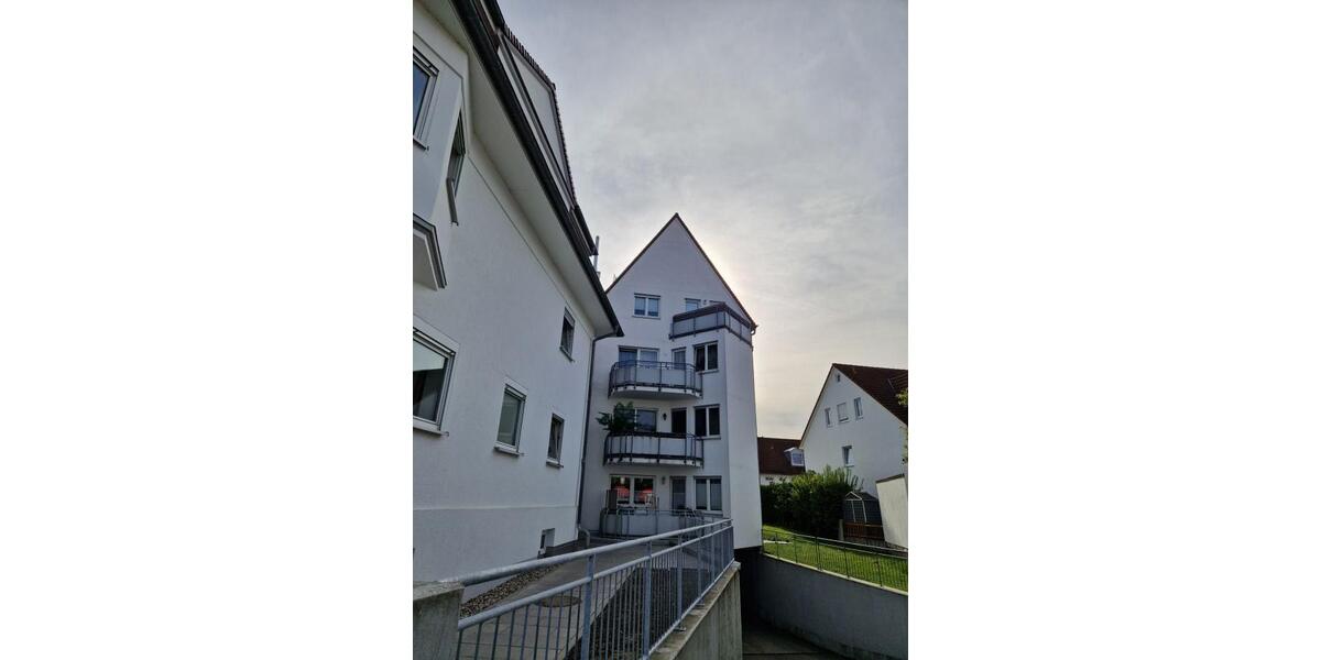 Provisionsfrei* Charmante 3 Zimmer Maisonette Dachgeschosswohnung mit Balkon & TG Stellplatz in Illertissen - Maisonettenwohnung Illertissen | Angebot:26594410