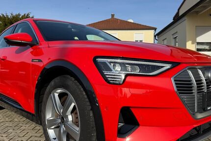 Audi e-tron 44.970 km 27.490 € Ichenhausen 89335