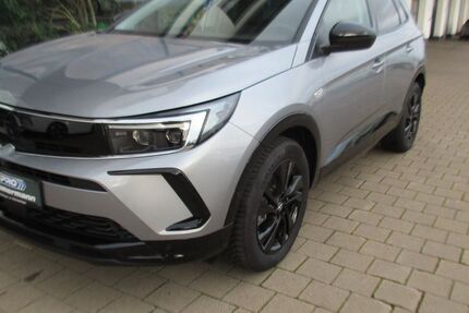 Opel Grandland (X) 1.350 km 25.900 € Gerstetten-Dettingen 89547
