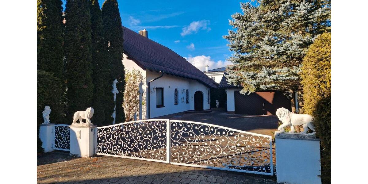 Villa Illertissen - 10 Zimmer, 326 m&sup2;, 1.190.000&euro; | Angebot:27025551