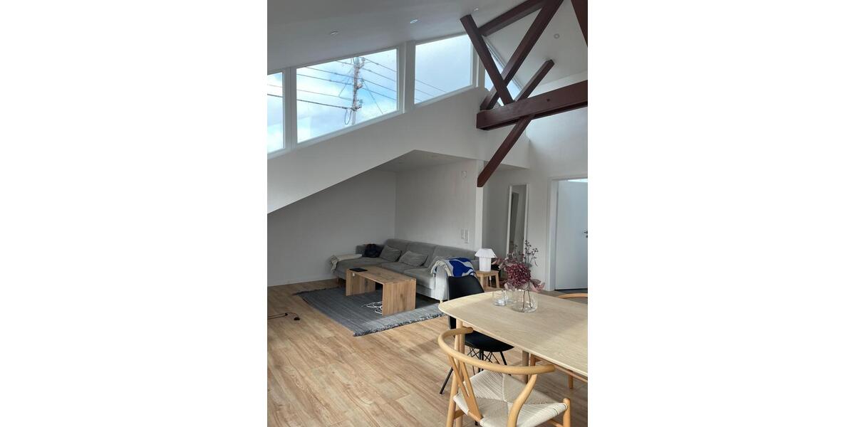 Lichtdurchflutete 3-Zimmer Wohnung mit Garage 3 zimmer