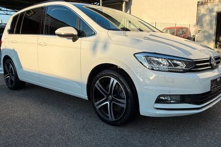 VW Touran 127.800 km 19.990 &euro; Ulm 89077