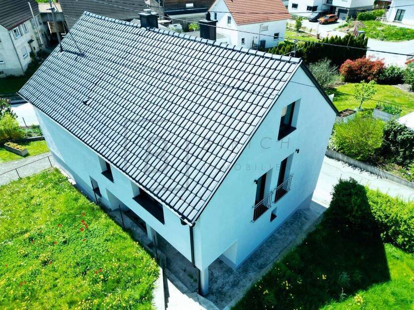 Massiv gebaut, modern perfektioniert - Ihr Traumhaus zum Leben, Lieben und Lächeln in Dettingen!