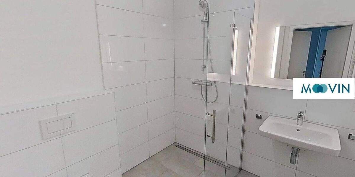 Exklusive 2-Zimmer-Wohnung mit Balkon und EBK im 