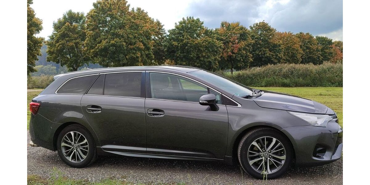 Toyota Avensis 121.150 km 12.900 &euro; Dietenheim 89165