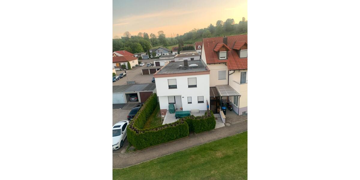 Reihenendhaus ( 1 Familienhaus ) mit Garten u. Garage +Stellplatz 6 zimmer