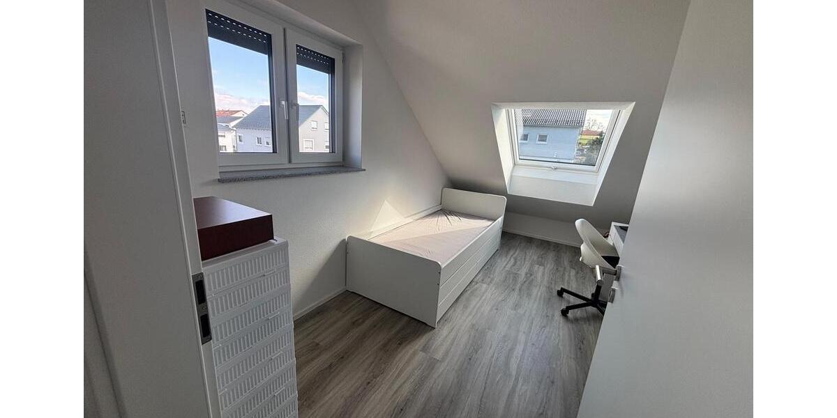 Dachgeschoßwohnung Laichingen - 4 Zimmer, 95 m&sup2;, 1.150&euro; | Angebot:26662138
