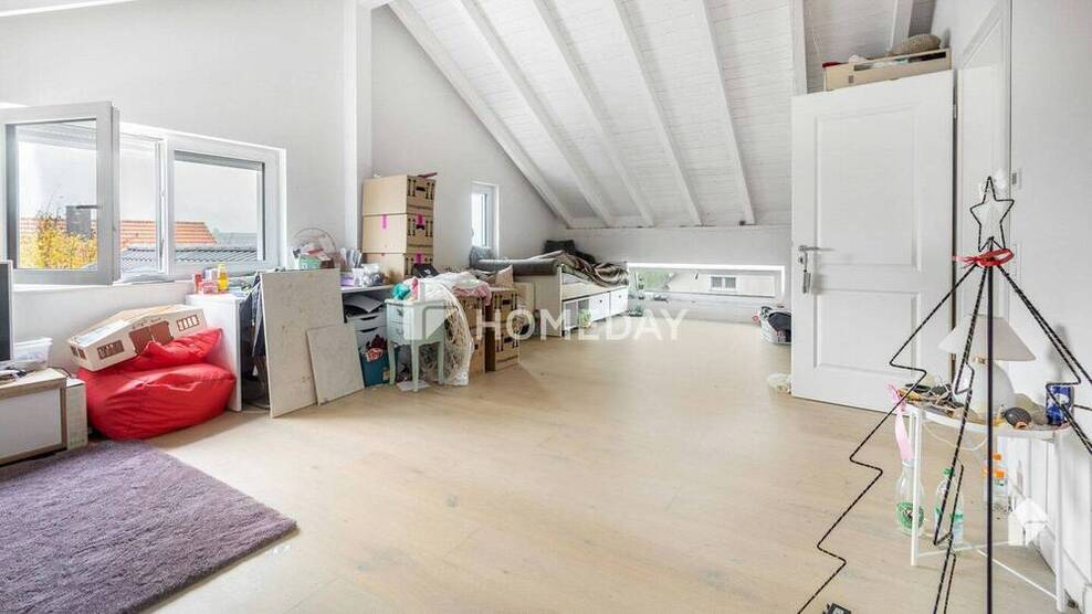 Modernes Mehrfamilienhaus in Hanglage - Traumhaftes Wohnen mit Pool, Garten und Dachterrasse