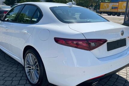 Alfa Romeo Giulia 166.550 km 15.999 € Ulm 89079