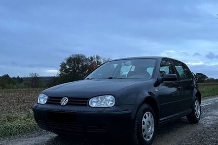 VW Golf 150.712 km 2.880 &euro; Senden 89250