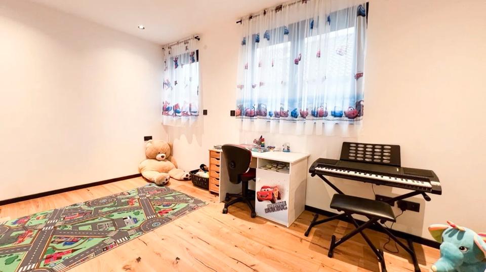 Einfamilienhaus Langenau - 8 Zimmer, 238 m&sup2;, 800.000&euro; | Angebot:26567946