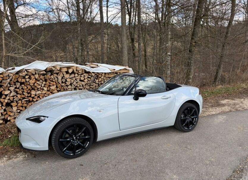 Mazda MX-5 45.000 km 17.990 € Ehingen 89584