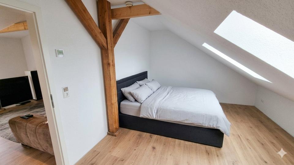 Dachgeschoßwohnung Holzheim - 3 Zimmer, 80 m&sup2;, 1.000&euro; | Angebot:26249071