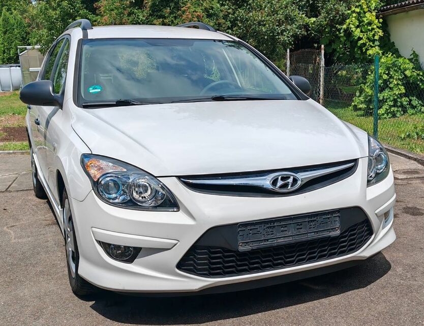 i30