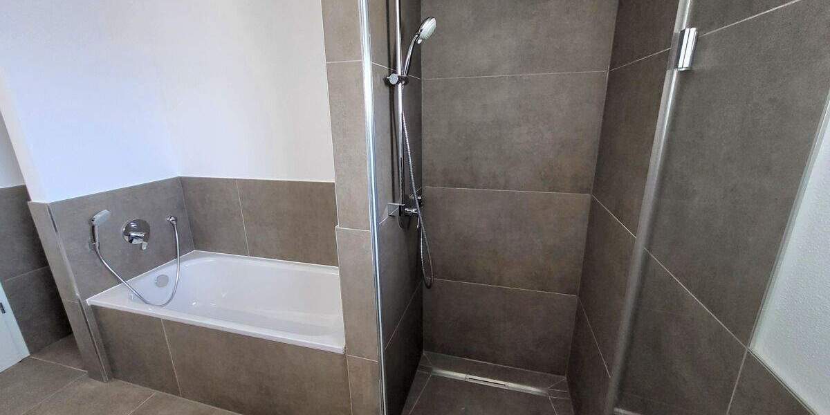 Etagenwohnung Neu-Ulm Burlafingen - 3 Zimmer, 137 m&sup2;, 1.725&euro; | Angebot:25728452