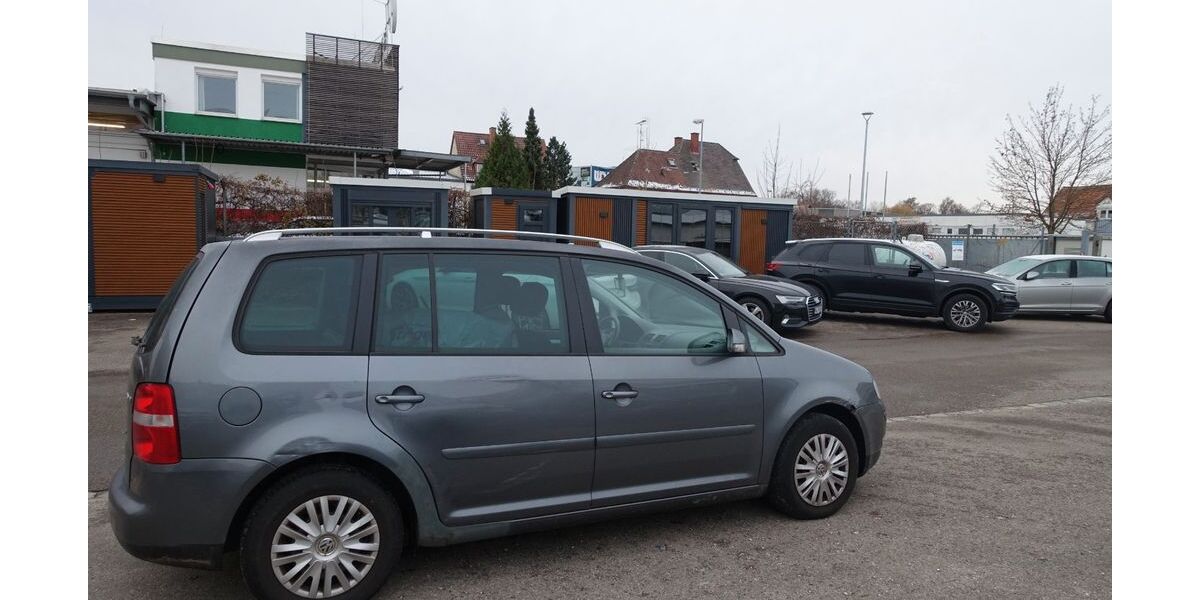 VW Touran 253.000 km 999 € Neu-Ulm 89231