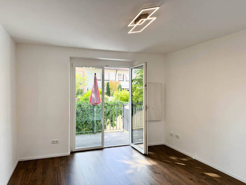 BITTE ZUERST LESEN - DANN KLICKEN!! Ulm-City TOP kernsanierte 3-Zi.-Wohnung im 1. OG mit Balkon