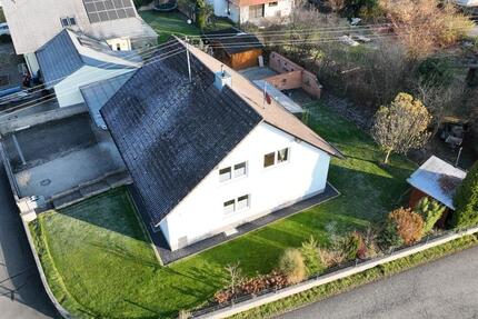 Vermiete Einfamilienhaus, 6 Zimmer, sehr schöne Ortsrandlage 6 zimmer