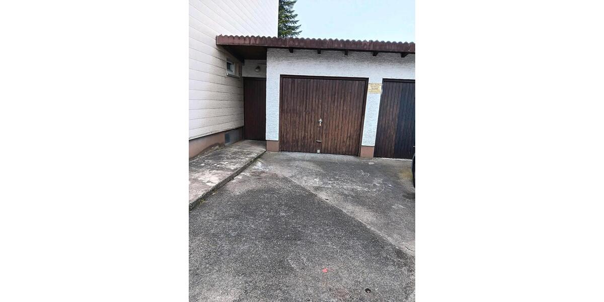 3-Zimmer-Dachgeschosswohnung, Gartenanteil, Garage & Stellplatz 3 zimmer