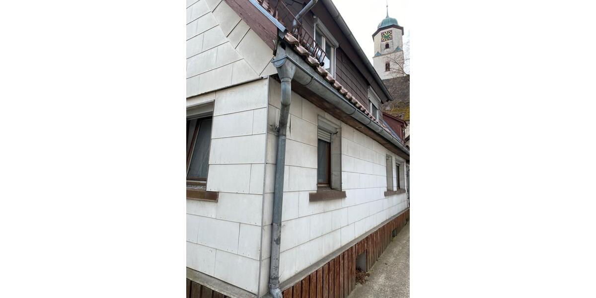 Einfamilienhaus Laichingen - 8 Zimmer, 122 m&sup2;, 140.000&euro; | Angebot:25935167