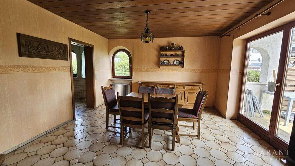 Einfamilienhaus Ichenhausen - 8 Zimmer, 200 m&sup2;, 530.000&euro; | Angebot:25707717