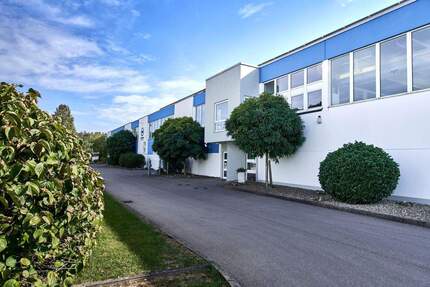 Wunschmietfläche gesucht ? 752 m² Hallen mit Büros Verwaltung zimmer