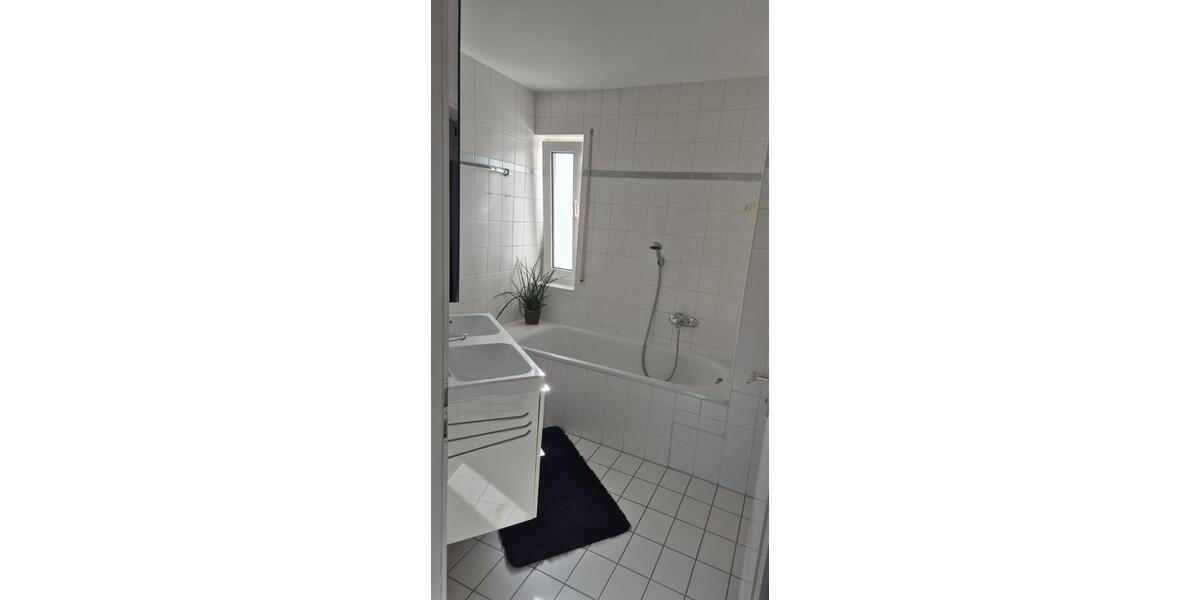 Dachgeschoßwohnung Bellenberg - 4 Zimmer, 112 m&sup2;, 390.000&euro; | Angebot:27116894