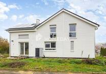 Modernes Mehrfamilienhaus in Hanglage - Traumhaftes Wohnen mit Pool, Garten und Dachterrasse
