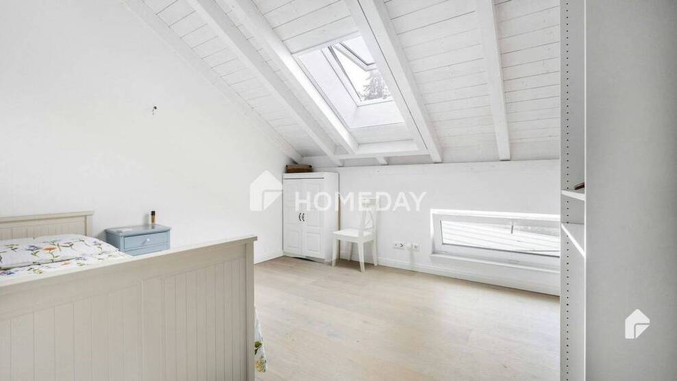 Modernes Mehrfamilienhaus in Hanglage - Traumhaftes Wohnen mit Pool, Garten und Dachterrasse