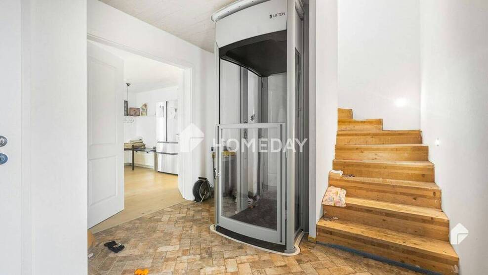 Modernes Mehrfamilienhaus in Hanglage - Traumhaftes Wohnen mit Pool, Garten und Dachterrasse