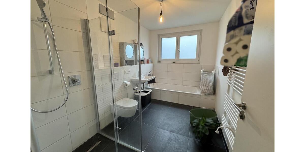 Moderne 3-Zimmer Wohnung mit Balkon und Loggia sowie TG-Stellplatz im Dichterviertel zu vermieten! 3 zimmer