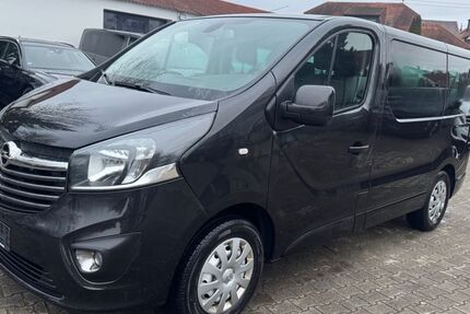 Opel Vivaro 122.000 km 16.990 &euro; Achstetten 88480