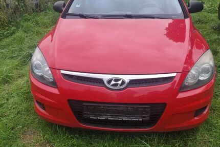 Hyundai i30 189.000 km 2.200 € Nersingen 89278