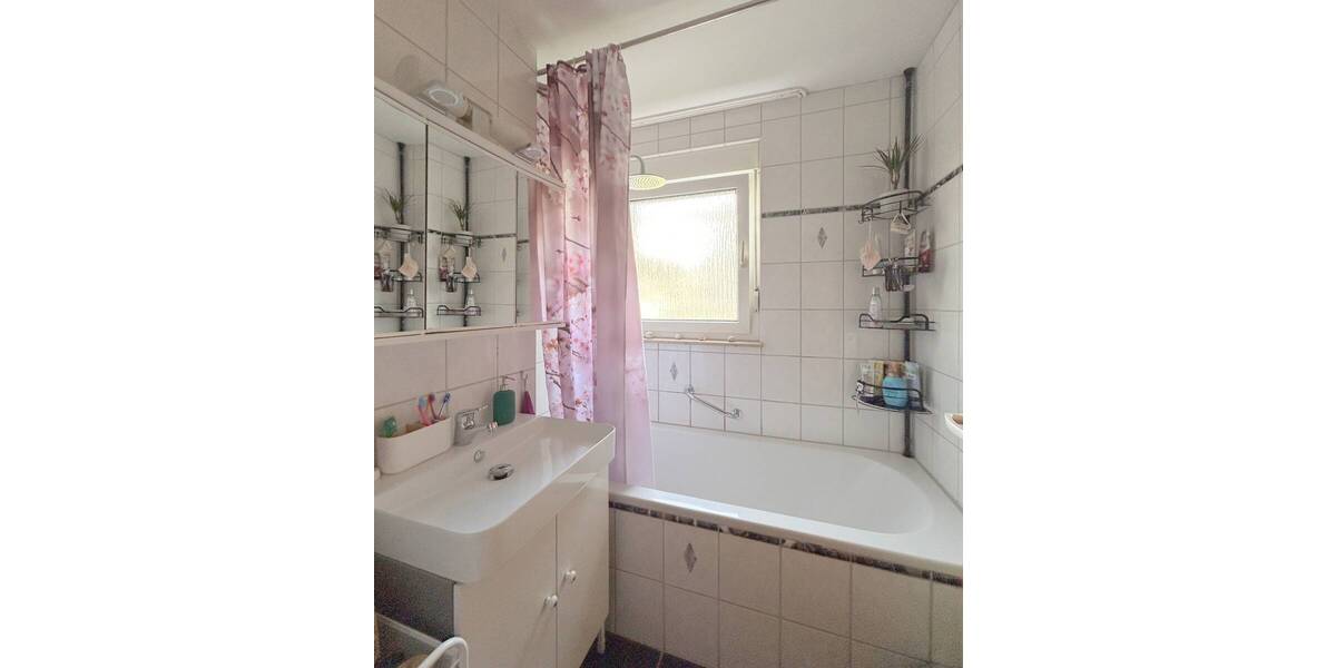 Etagenwohnung Ulm Böfingen - 4 Zimmer, 93 m&sup2;, 310.000&euro; | Angebot:26608662