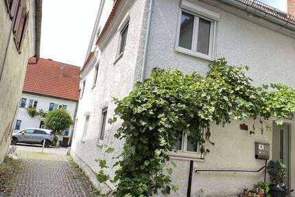 Haus zum Mieten in Weißenhorn 2.700 € 207 m²