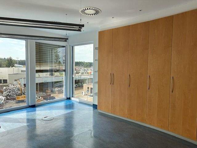 17 Büro´s mit ca. 750 m² auf 3 Geschoßflächen 1 zimmer