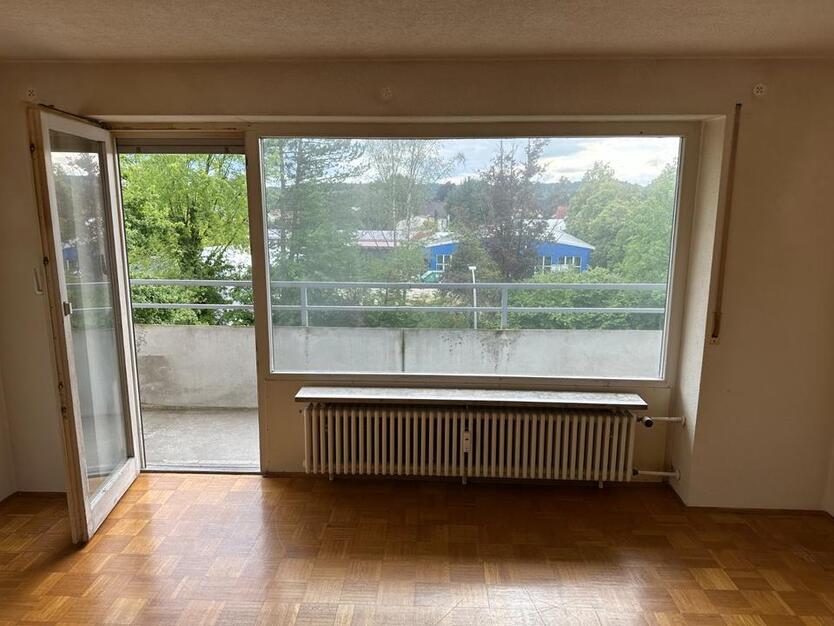Renovierungsbedürftige 2-Zimmer-Wohnung mit Balkon in Illertissen