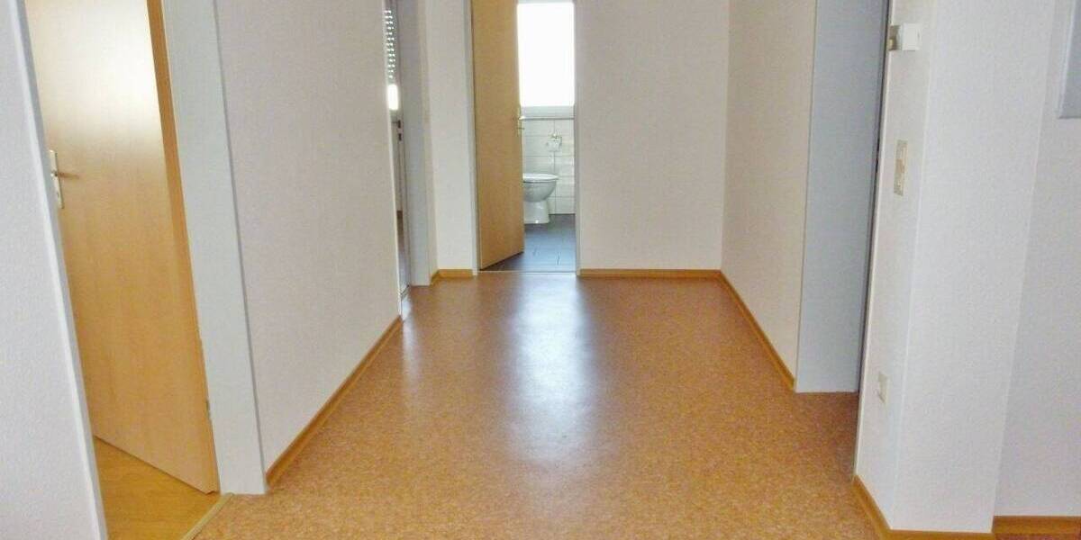 Etagenwohnung Bernstadt - 3 Zimmer, 100 m&sup2;, 700&euro; | Angebot:26798811